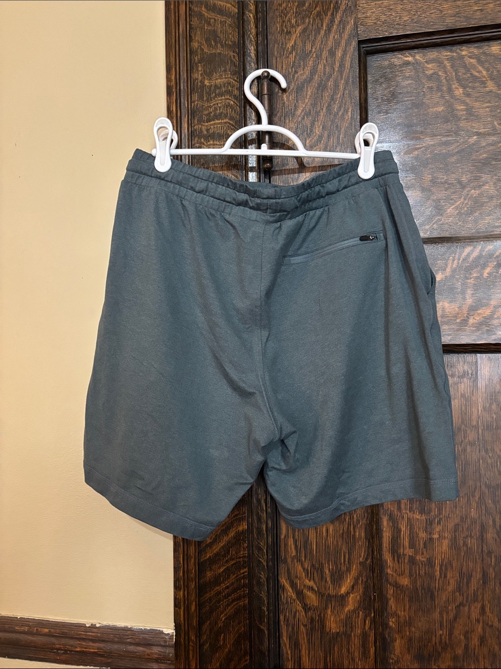 Men’s Vuori Shorts - Picture 5 of 8